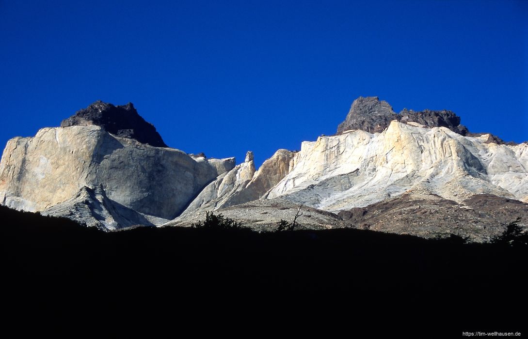 Bilder aus Chile - Die Cuernos del Paine, vom Valle Frances aus gesehen