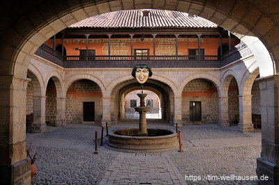 In der Stadt Potosi entstanden durch den Silberreichtum des Cerro Rico viele prunkvolle Bauten.