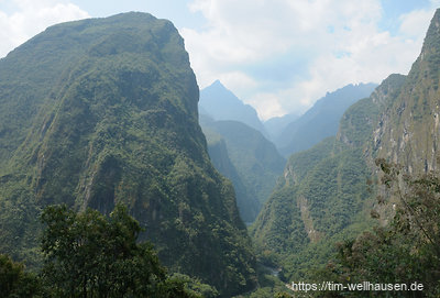 Zuletzt noch ein Ausflug nach Cusco und zum Machu Picchu - hier die Fahrt von Aguas Calientes hoch zur Inkastadt.