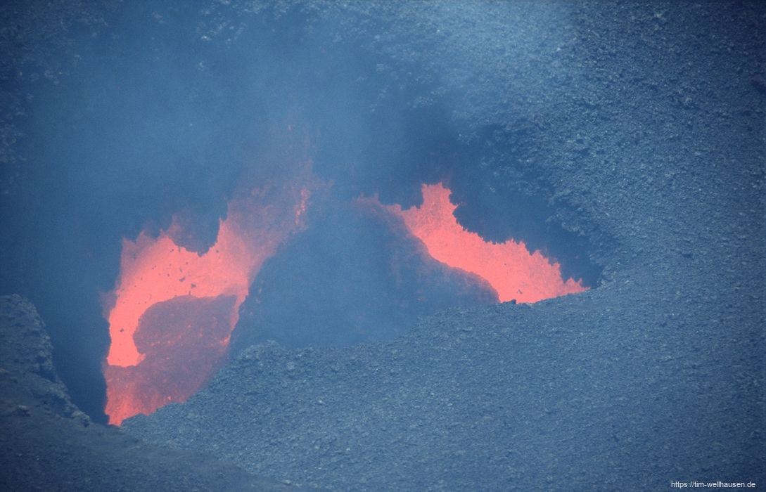 Der Villarrica ist ein aktiver Vulkan mit offenem, brodelndem Schlund