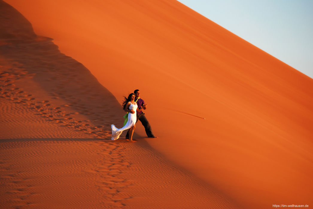 Mitten im Dünenmeer der Namib: Aufnahmen für einen Bollywood-Film.