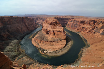 Im Gegensatz zu den einsamen Tageswanderung zuvor ist Horseshoe Bend eine überlaufene Touristenattraktion - trotzdem gewaltig.