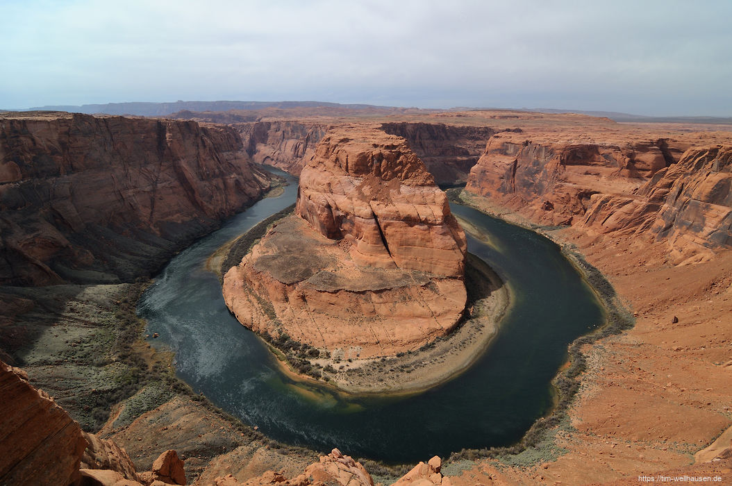 Im Gegensatz zu den einsamen Tageswanderung zuvor ist Horseshoe Bend eine überlaufene Touristenattraktion - trotzdem gewaltig.